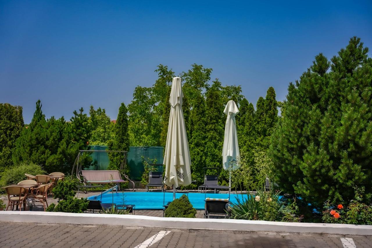 Aparthotel Panoramis Residence Oradea Exterior photo